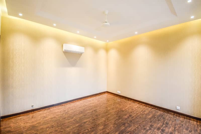 Original Pictures Unfurnished Luxury House DHA Very Hot Location Near TO Park And Market 19