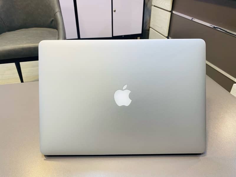 MacBook Pro 15” 2015 2.8 GHz i7/16/512 2GB GPU 5