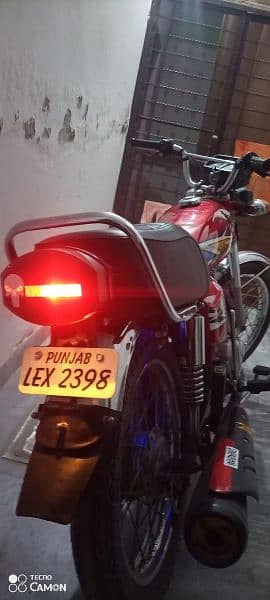 Full genienue bike 10/10 condition only series buyer contact me 4