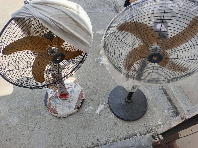 12v Dc Fan SeLL 18,20 inches used 1