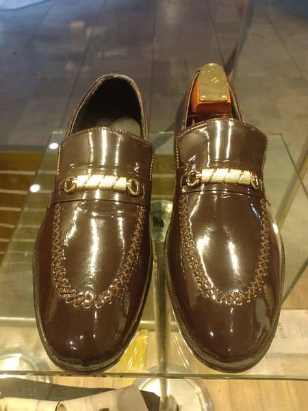 handmade leather shoe, leather goods 11