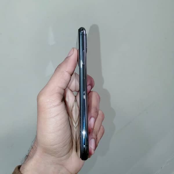 iphone XS 10/10 Condition 2