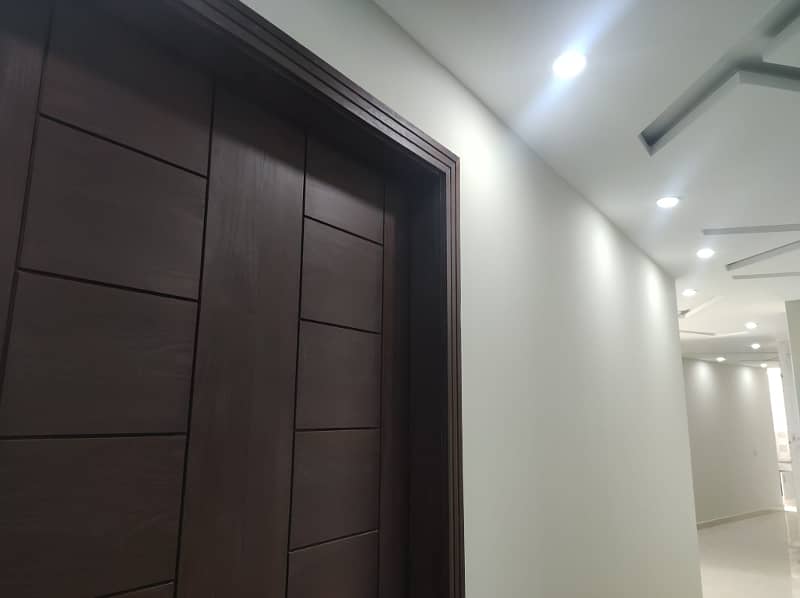 Possession on 25%T wo Bed Luxury Flat In Dawood Plaza 11