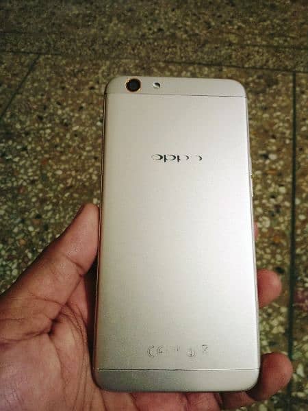 oppo F1S.  4/64 for sale resanable rates 5