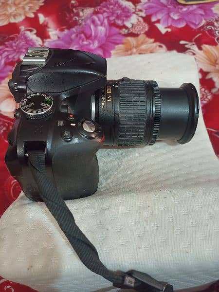 Nikon D3300 in Nice condition 5