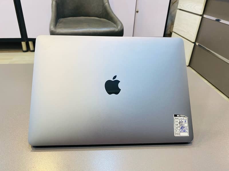 2 units MacBook Pro 13” Touchbar 2018 i7-QC 16/1TB 1