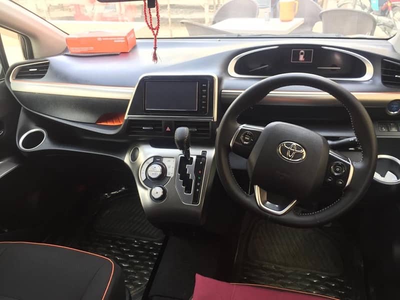 Toyota Sienta for sale 3