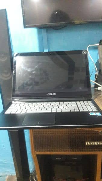 Asus Laptop For Graphic and Gaming Just Minor Dent on back of Screen 1