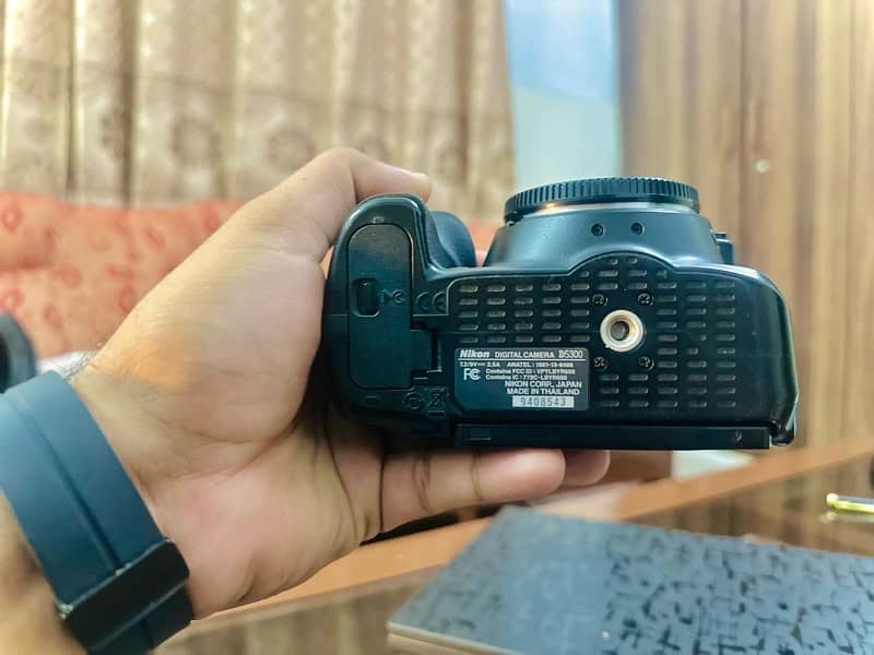 Nikon D5300 With 18-55mm VR Lens Mint Condition 1