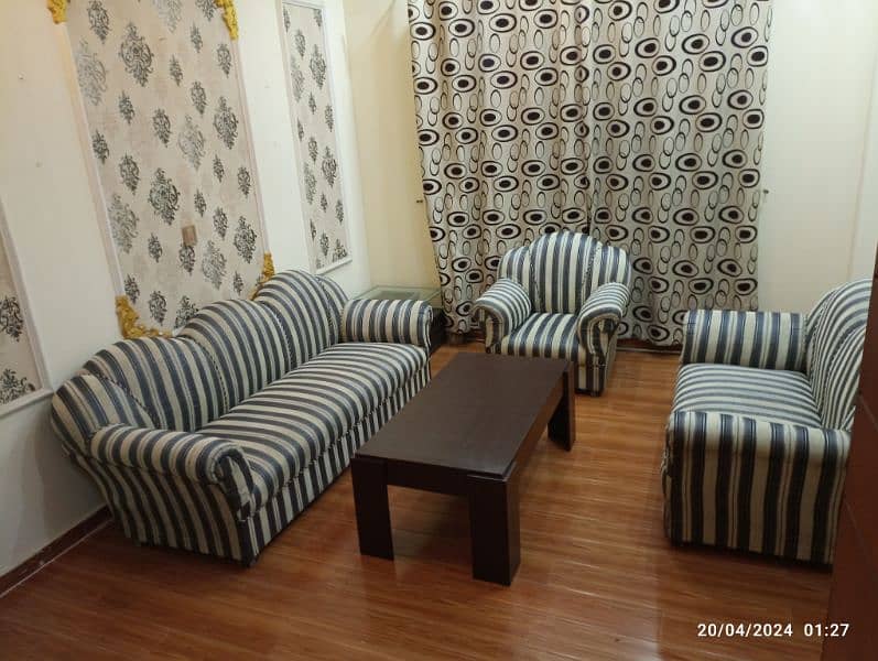 sofa set 3 2 1 seater. . . good in condition 5