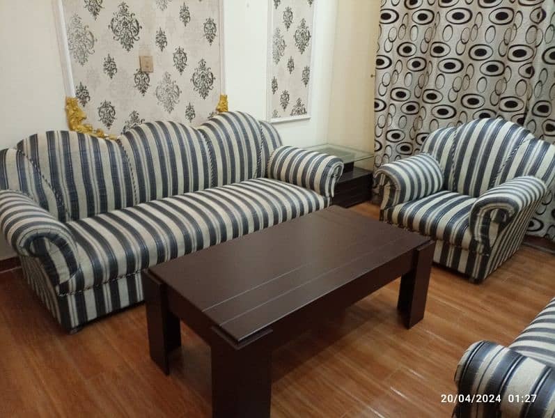 sofa set 3 2 1 seater. . . good in condition 6