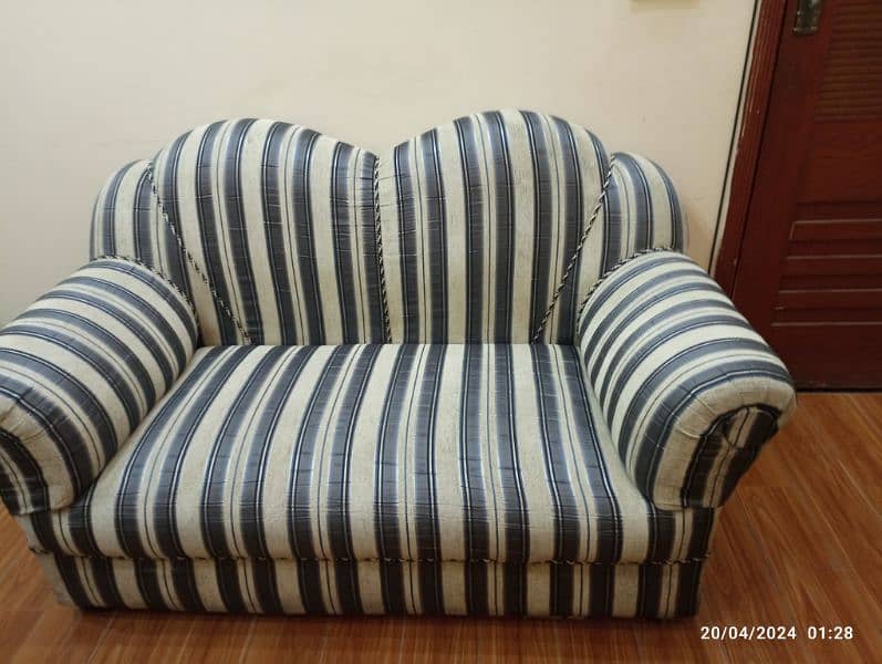 sofa set 3 2 1 seater. . . good in condition 11