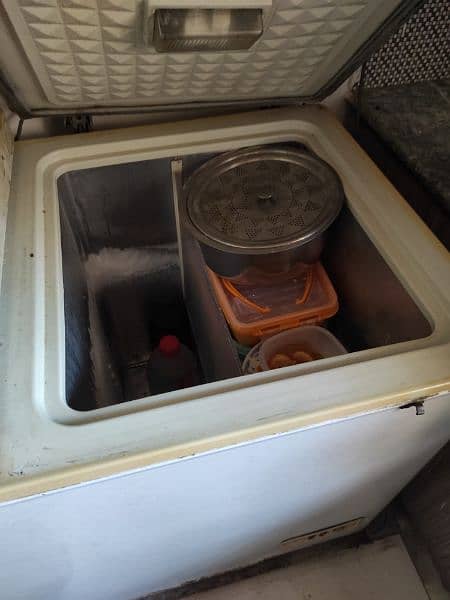 Dawlance freezer and refrigerator urgent sale 2