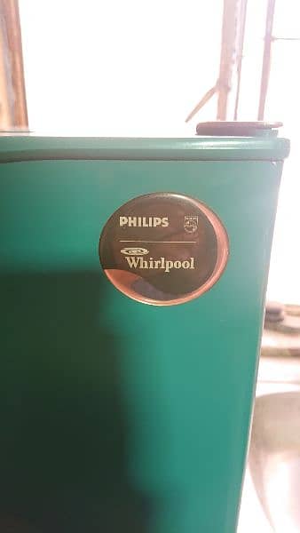 philips whirpool mini fridge 1