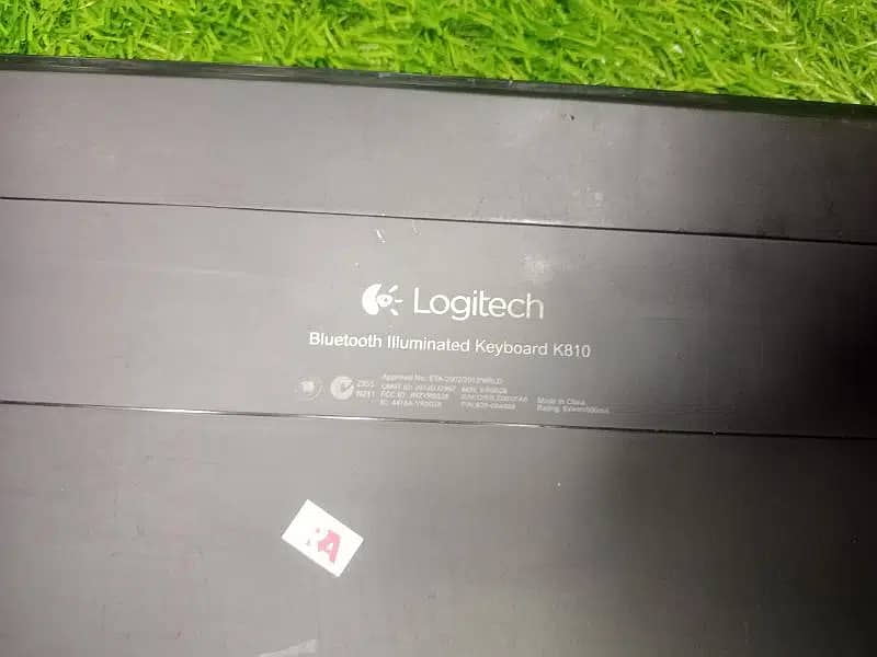 logitech k810 logitech k811 Bluetooth keyboard back light multi davice 3