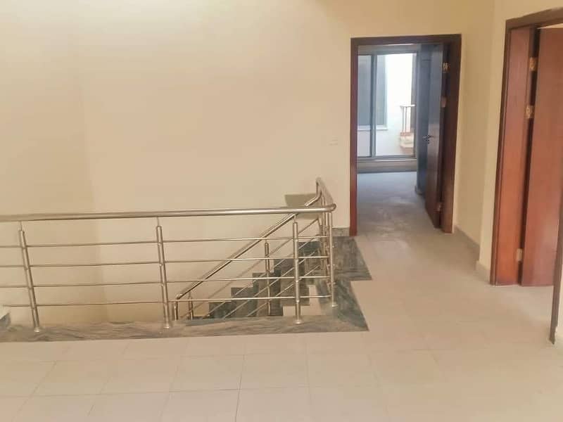 3 Bedrooms Luxury Villa for Rent in Bahria Town Precinct 2 Iqbal Villa (152 sq yrd) 8