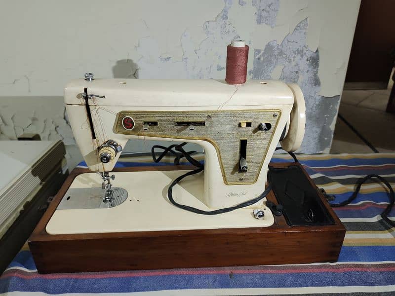 Sewing and overlock Machine 0