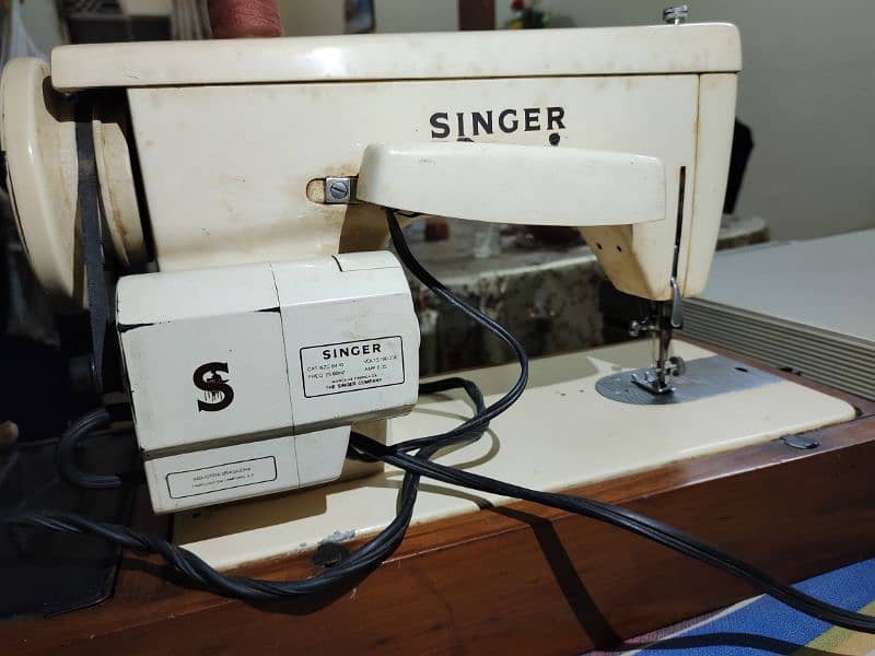 Sewing and overlock Machine 3