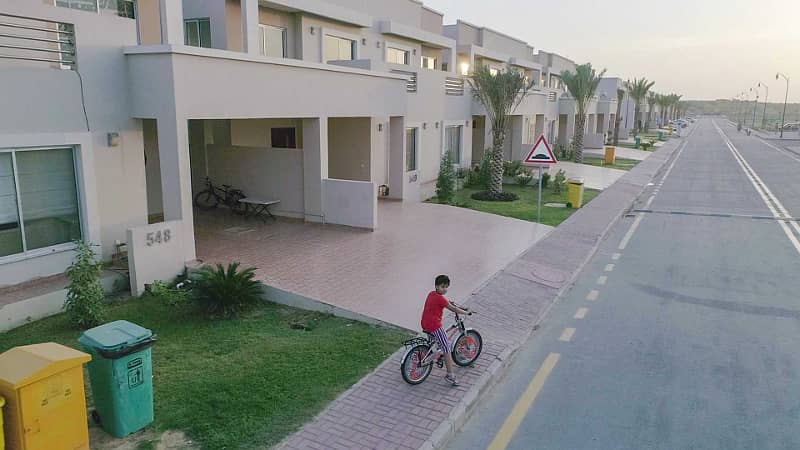 3 Bedrooms Luxury Villa for Rent in Bahria Town Precinct 10-A (200 sq yrd) 1
