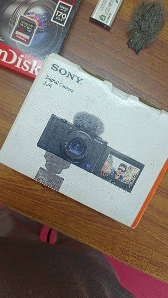 Sony ZV1 camera with complete vlogging kit 6