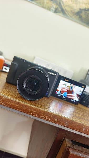 Sony ZV1 camera with complete vlogging kit 11