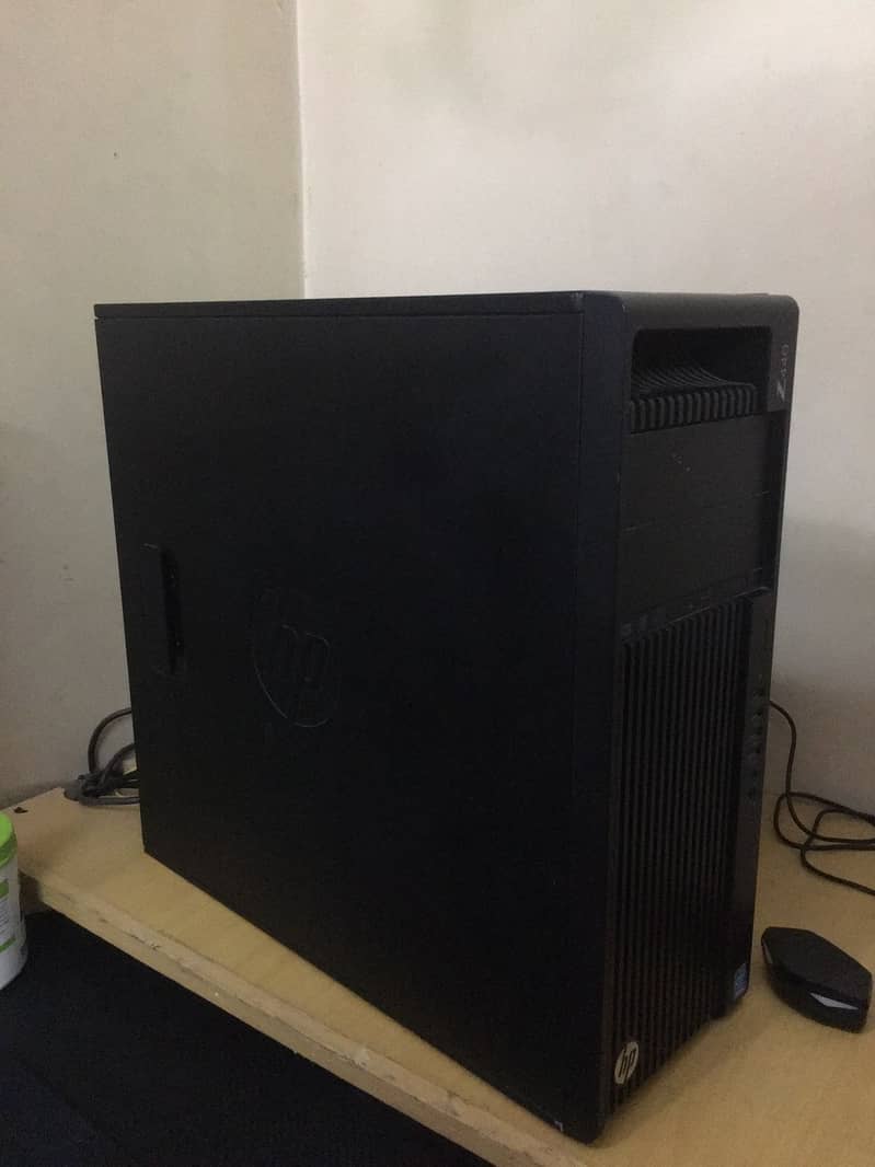 Hp Z440 Workstation 0