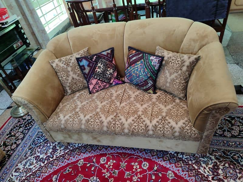 7-seater sofa set in best condition 2