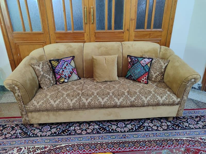 7-seater sofa set in best condition 6