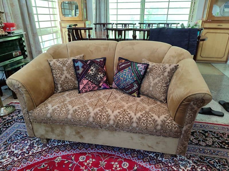7-seater sofa set in best condition 8