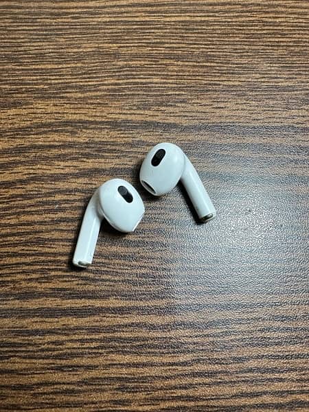 Original Apple airpods generation 3||9/10 condition|free leather cover 2