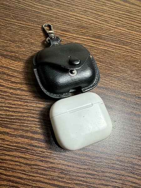Original Apple airpods generation 3||9/10 condition|free leather cover 3
