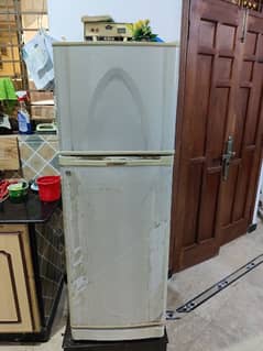 Dawlance medium size refrigerator with staplizer