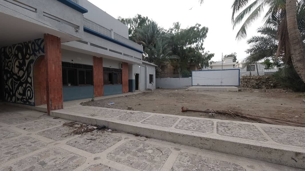 Buy A Corner 1500 Square Yards Building For Rent In Gulshan-E-Iqbal - Block 7 1