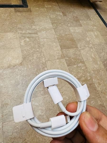 Lightning Cable of Iphone 13 pro max box pack 1