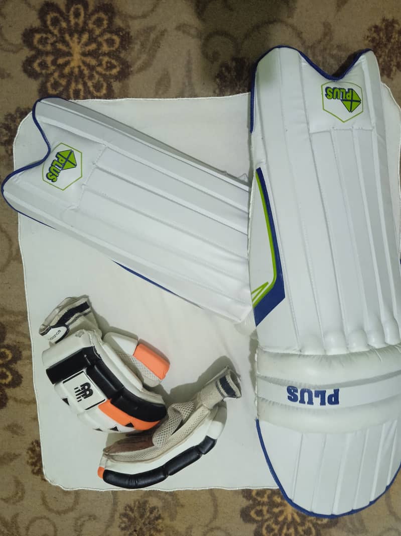Top quality cricket kit in low price urgent need of money 10