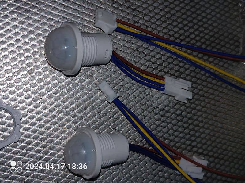 Automatic Motion sensor Humen body sensor use Led bulb Security Alarm 1