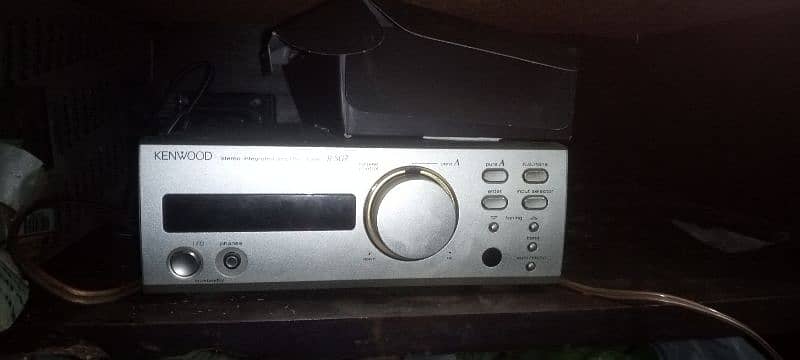 Kenwood amplifier and audionic spekr good sound . amplifier 2 chanel h 0