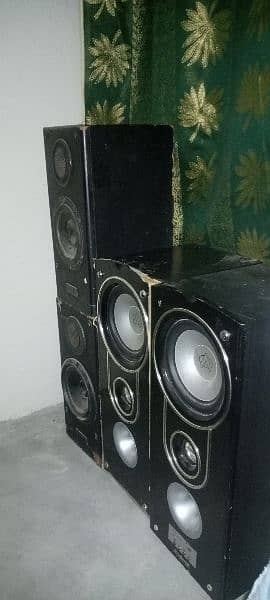 Kenwood amplifier and audionic spekr good sound . amplifier 2 chanel h 1
