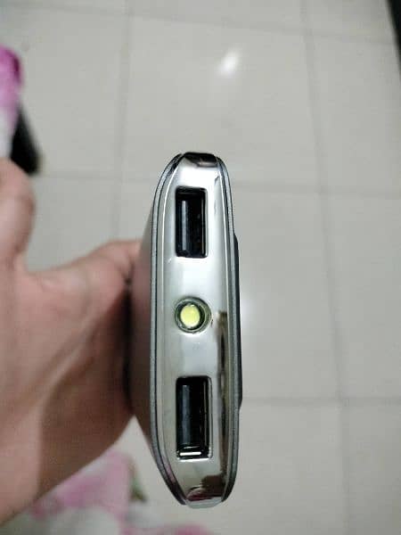 power bank in good condition no any issue 1