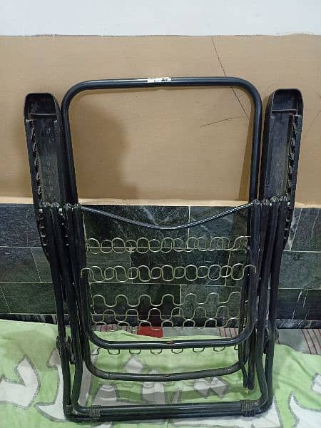 folding chair for sale in used condition 4