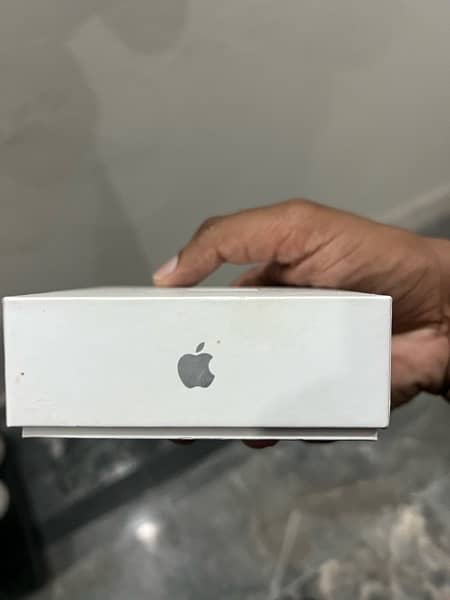 apple airpods 2nd generation new condition 1