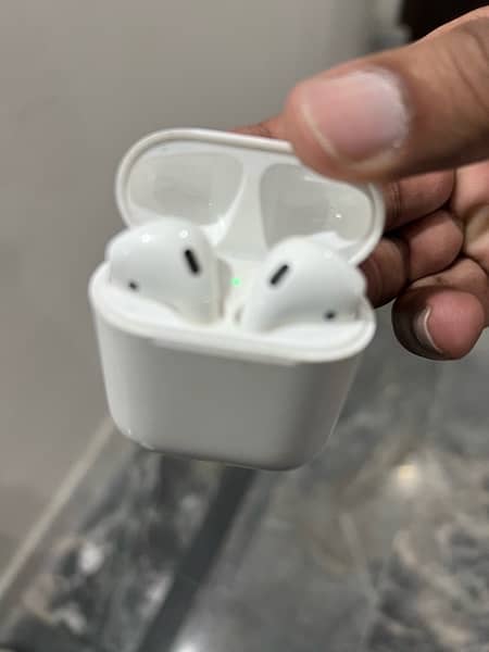 apple airpods 2nd generation new condition 4