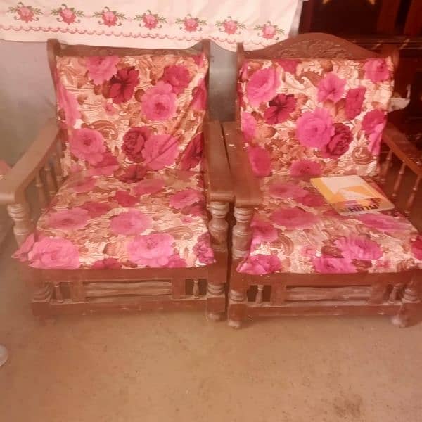 Used Furniture Available in Good condition 3