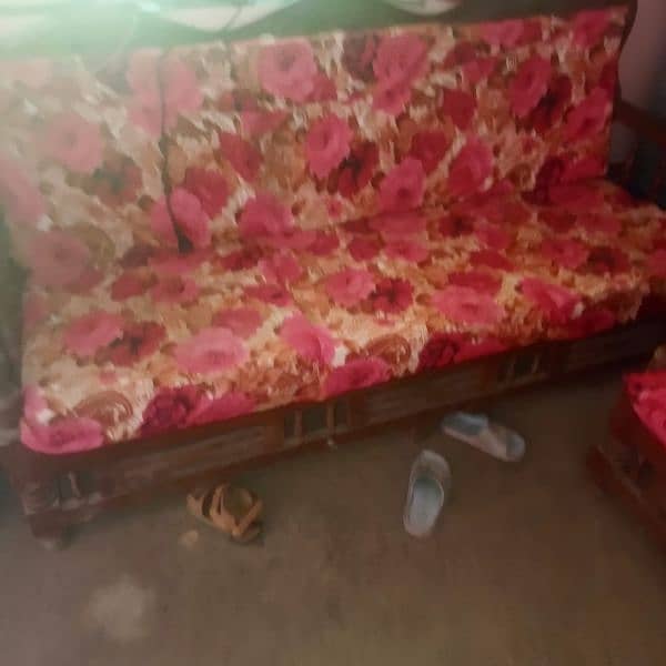 Used Furniture Available in Good condition 4