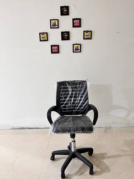 Office Revolving Chairs 3