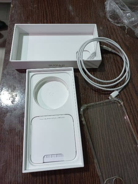 Apple iPhone 13 white color non-pta 128gb 5