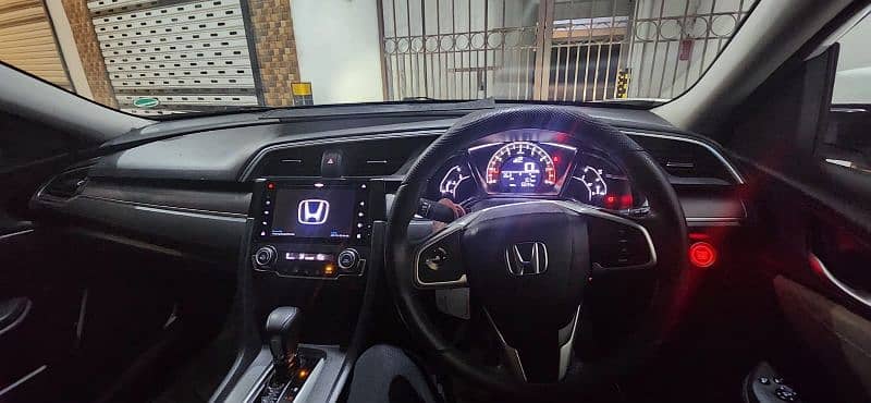Honda Civic 2017 for Sale in Karachi 6