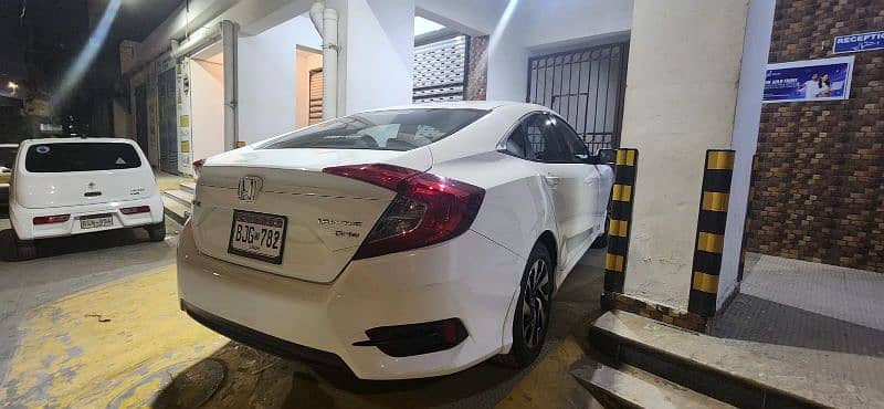 Honda Civic 2017 for Sale in Karachi 8