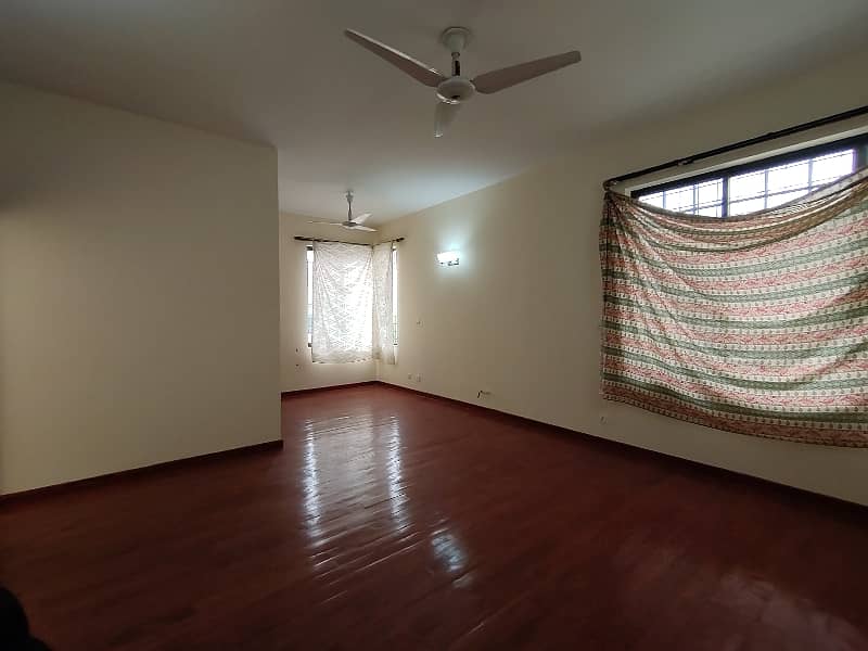 F-7 666 Sq Yard Beautiful Location Full House Available For Rent 5
