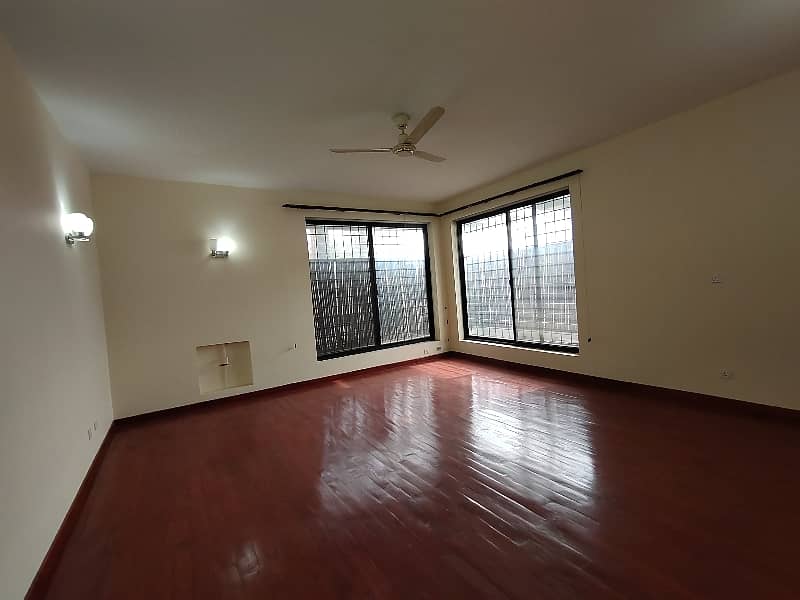 F-7 666 Sq Yard Beautiful Location Full House Available For Rent 17